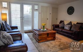 The Cabin, Glan Gwna
